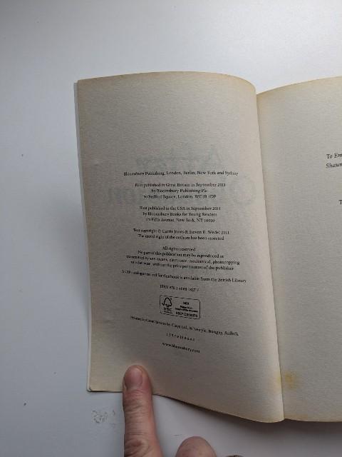 After Obsession, Captivate, Entice - 3 x Carrie Jones Books - Great Value