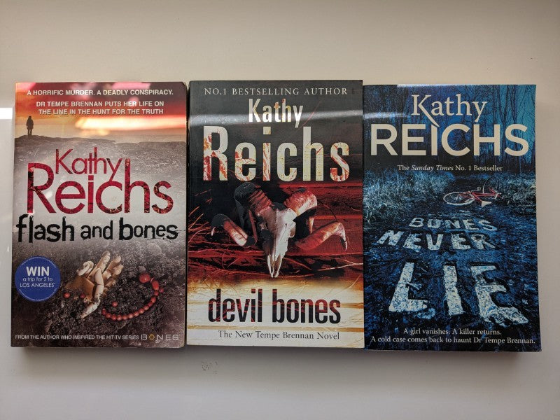 Flash And Bones, Devil Bones, Bones Never Lie - Kathy Reich